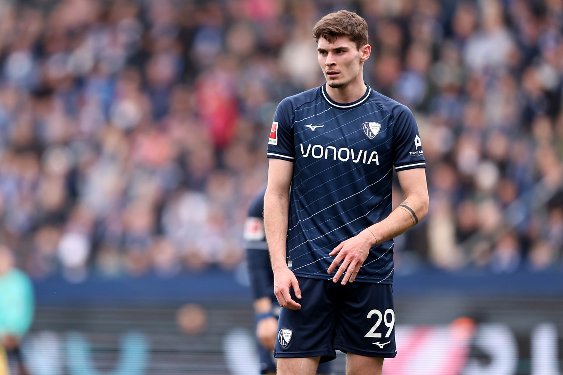 际上暴露出 际上暴露出